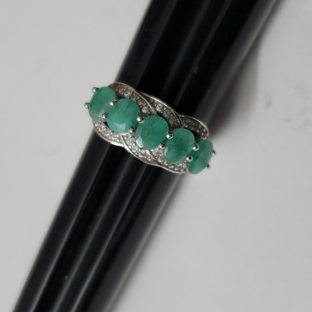 Sterling Silver 925 Emerald Minimalist Ring